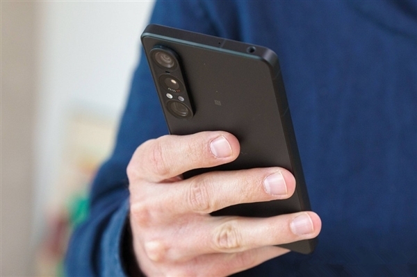 时隔近两个月：索尼Xperia 1 VII重新上架，官方致歉并承诺加强品控