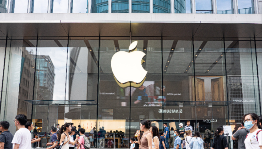苹果可折叠iPhone渲染图