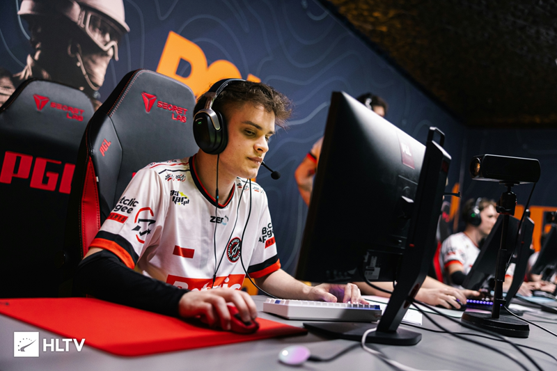 FaZe新援jcobbb首度发声: FaZe新援jcobbb首度发声: