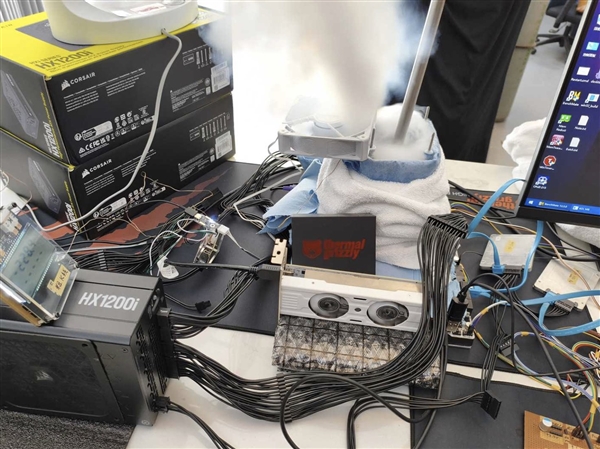 太疯狂了！i9-14900KF超频至9.13GHz新世界记录：来自中国大神