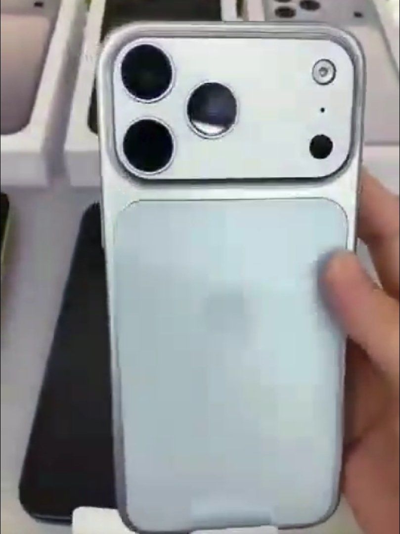 iPhone 17 Pro Max真机疑曝光:后盖迎来重大设计革新