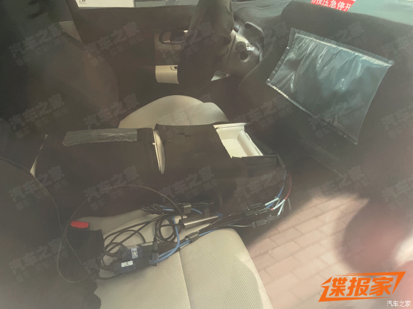疑似理想 i9 汽车谍照曝光，定位旗舰纯电 SUV