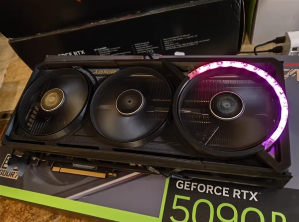 全球首个可以插DDR5内存的显卡!可惜只是个摆设