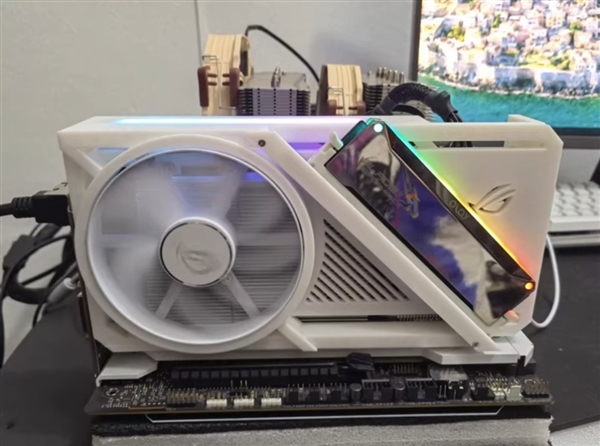 全球首个可以插DDR5内存的显卡!可惜只是个摆设