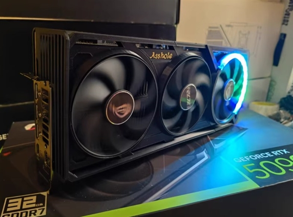 全球首个可以插DDR5内存的显卡!可惜只是个摆设