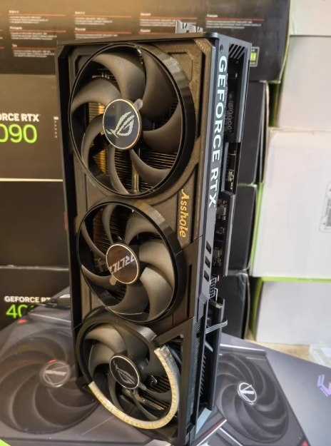 全球首个可以插DDR5内存的显卡!可惜只是个摆设
