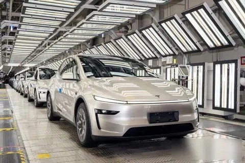 特斯拉Model Y L实车图