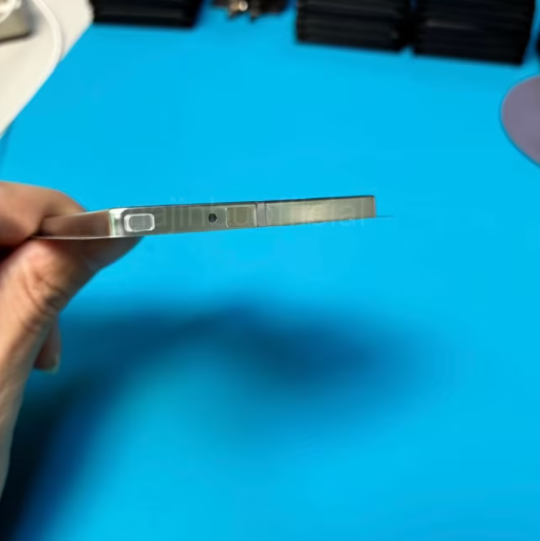 iPhone 17 Air电池曝光:苹果最薄机型实拍揭秘
