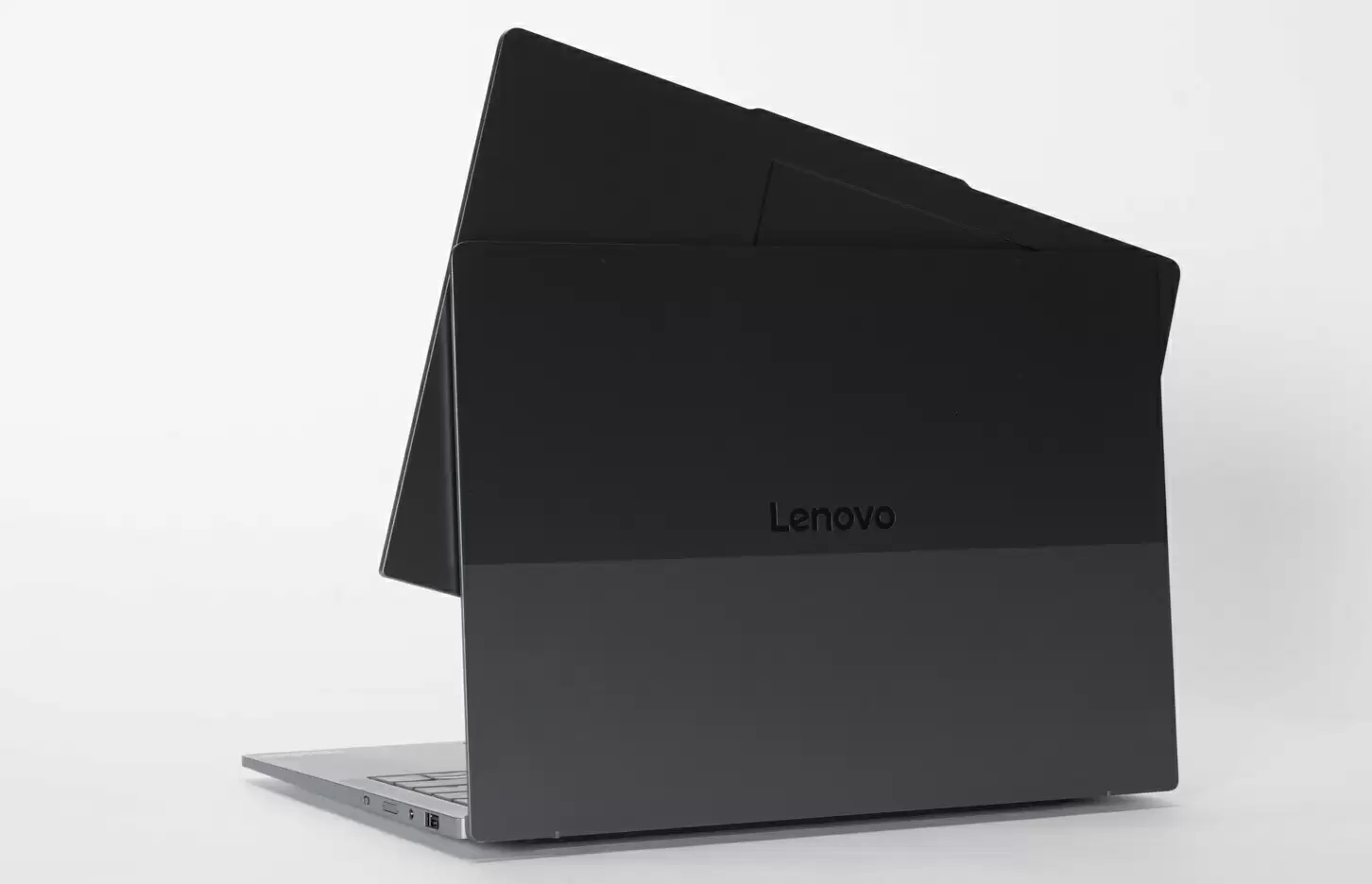 联想发布 ThinkBook VertiFlex 概念笔记本：屏幕可旋转切换横向 / 纵向