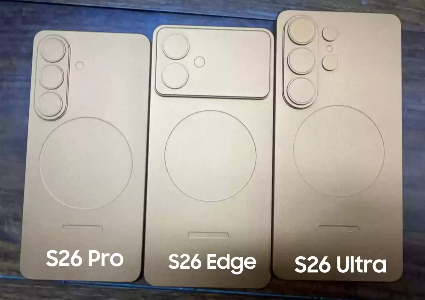 三星 Galaxy S26 Ultra 手机被曝 7.9mm 厚，圆润边角终结硌手体验