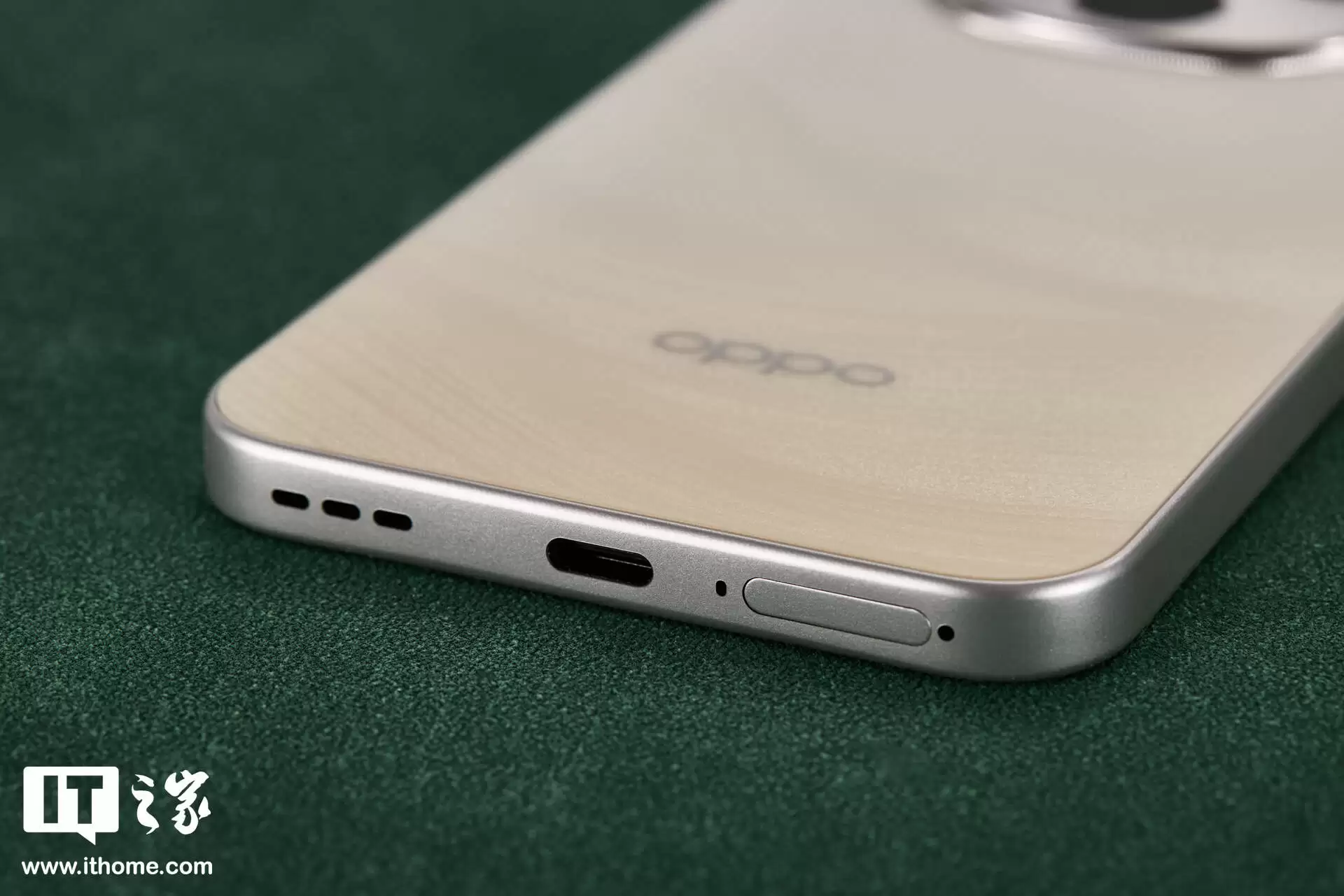 【IT之家开箱】OPPO A6 Pro 手机实拍：潮流小屏机，旗舰级窄黑边