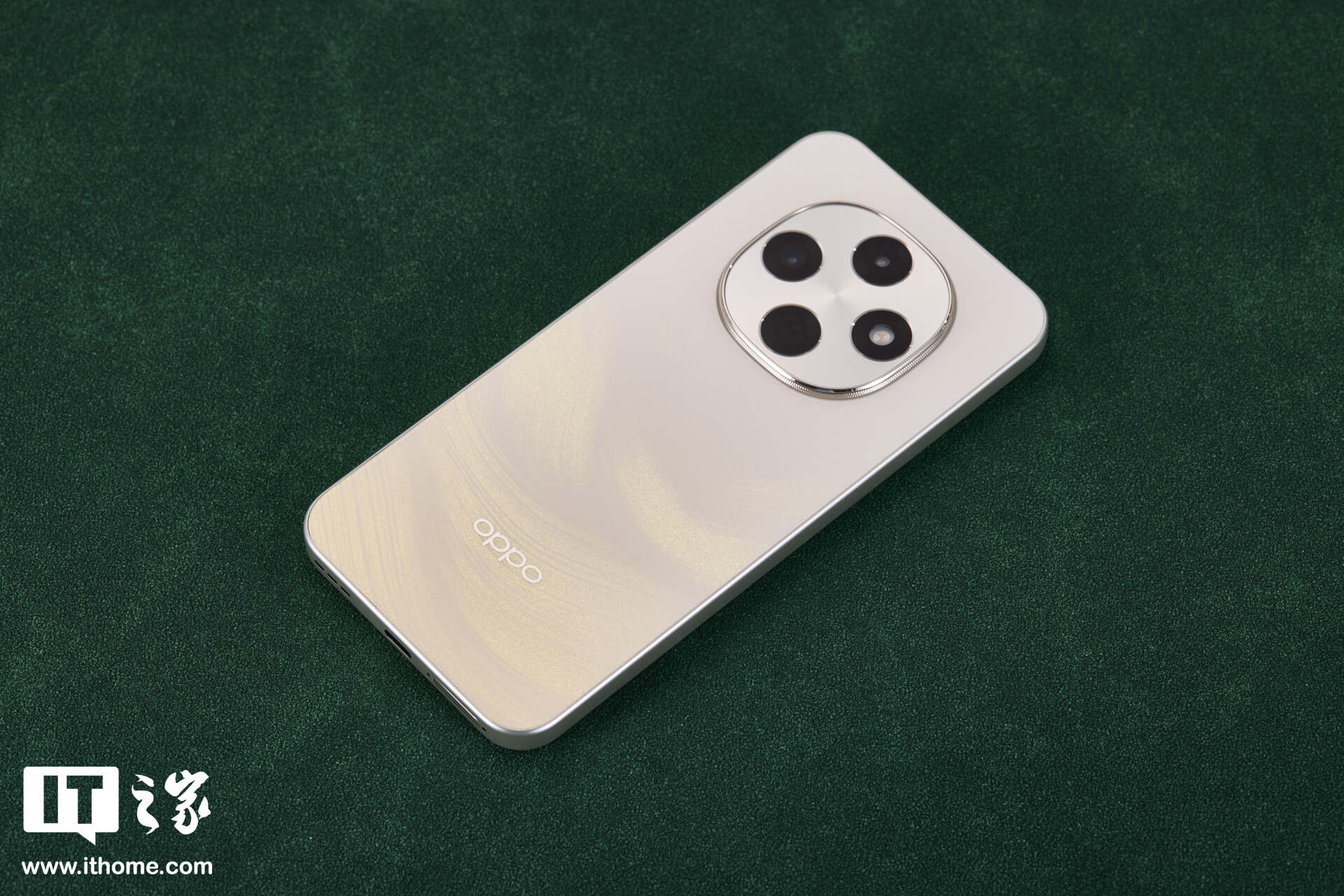 OPPO A6i 手机亮相：黑白双色，超防水、超抗摔、超耐用