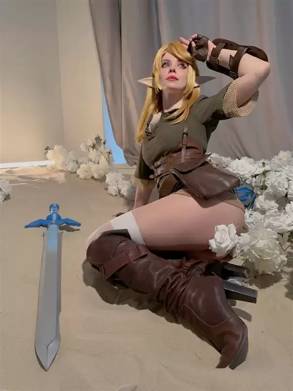 “丝”之歌！ 美国小姐姐cos大黄蜂全身包丝