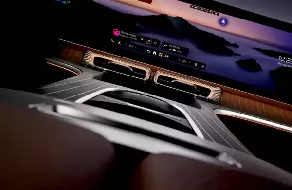 奔驰史上最大中控屏!全新GLC EV内饰官图发布:满眼全是屏