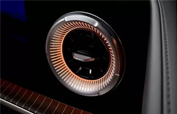 奔驰史上最大中控屏!全新GLC EV内饰官图发布:满眼全是屏