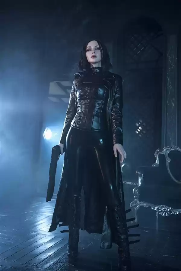 国外美女Cos《巫师3》希里美图 烈焰红唇性感热辣