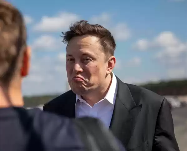 全球人类最高！特斯拉董事会向马斯克提出1万亿美元薪酬方案