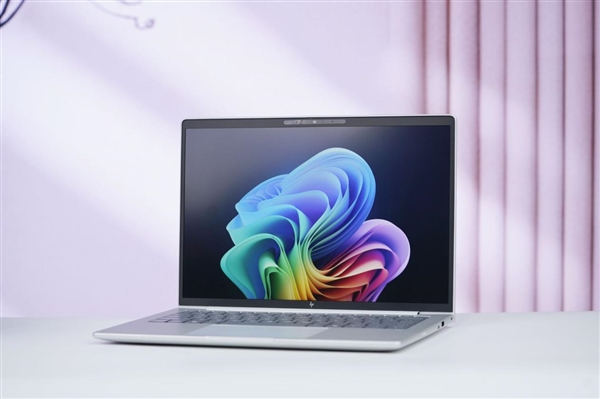 搭载AMD锐龙AI 7 350处理器！惠普EliteBook 8 G1a 14笔记本图赏
