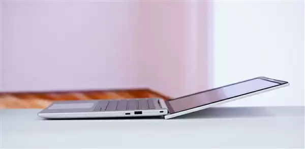 搭载AMD锐龙AI 7 350处理器!惠普EliteBook 8 G1a 14笔记本图赏