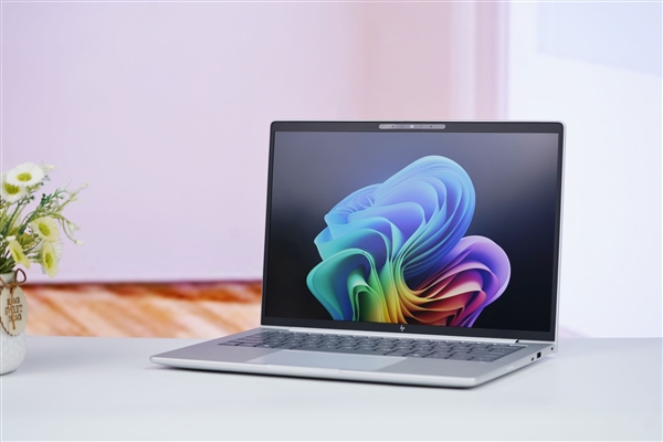 搭载AMD锐龙AI 7 350处理器！惠普EliteBook 8 G1a 14笔记本图赏