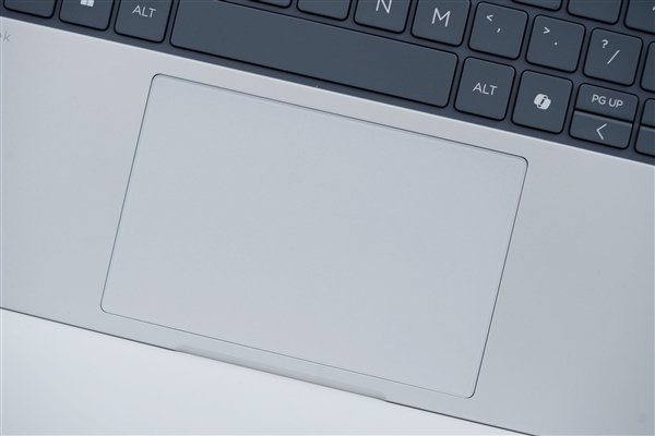 搭载AMD锐龙AI 7 350处理器！惠普EliteBook 8 G1a 14笔记本图赏