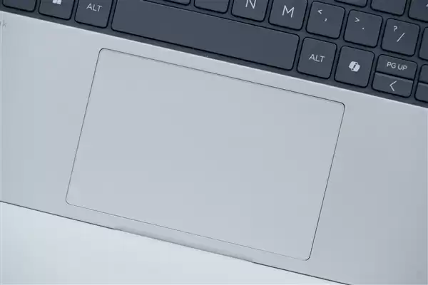 搭载AMD锐龙AI 7 350处理器!惠普EliteBook 8 G1a 14笔记本图赏