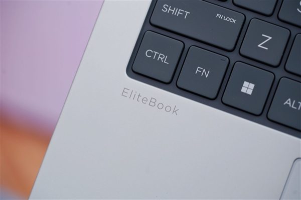 搭载AMD锐龙AI 7 350处理器！惠普EliteBook 8 G1a 14笔记本图赏
