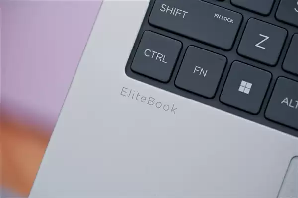 搭载AMD锐龙AI 7 350处理器!惠普EliteBook 8 G1a 14笔记本图赏