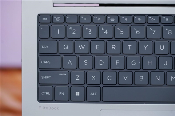 搭载AMD锐龙AI 7 350处理器！惠普EliteBook 8 G1a 14笔记本图赏
