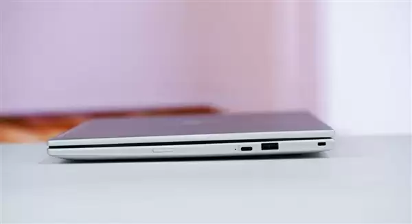 搭载AMD锐龙AI 7 350处理器!惠普EliteBook 8 G1a 14笔记本图赏