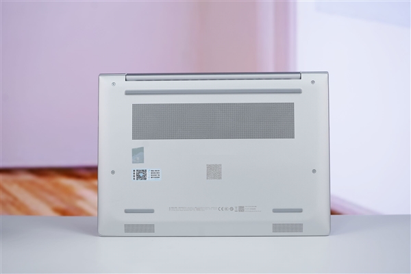 搭载AMD锐龙AI 7 350处理器！惠普EliteBook 8 G1a 14笔记本图赏
