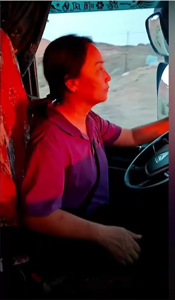 妻子增驾A本带脑出血丈夫跑半挂：边挣钱边照顾丈夫