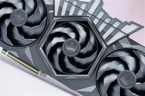 最强非公版！影驰RTX 5070 Ti HOF OC LAB黑魂X显卡图赏
