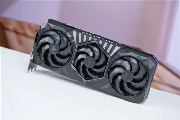 最强非公版！影驰RTX 5070 Ti HOF OC LAB黑魂X显卡图赏