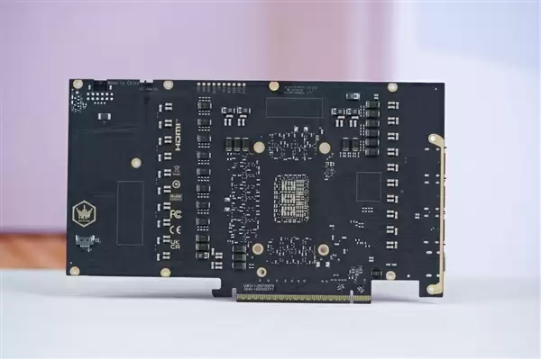 最强非公版！影驰RTX 5070 Ti HOF OC LAB黑魂X显卡图赏