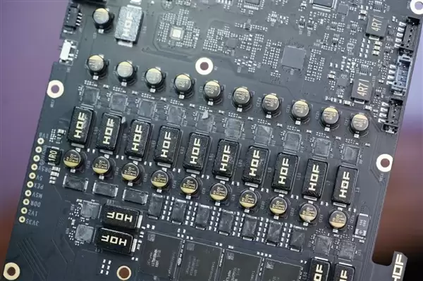 最强非公版！影驰RTX 5070 Ti HOF OC LAB黑魂X显卡图赏