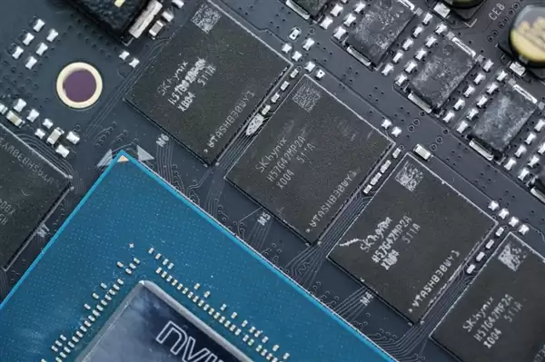 最强非公版！影驰RTX 5070 Ti HOF OC LAB黑魂X显卡图赏