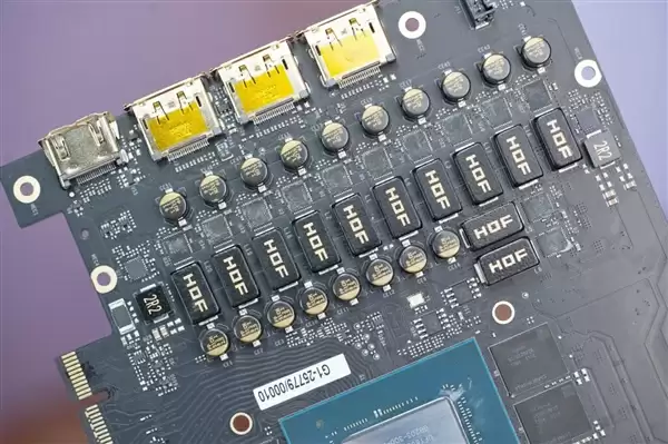 最强非公版！影驰RTX 5070 Ti HOF OC LAB黑魂X显卡图赏