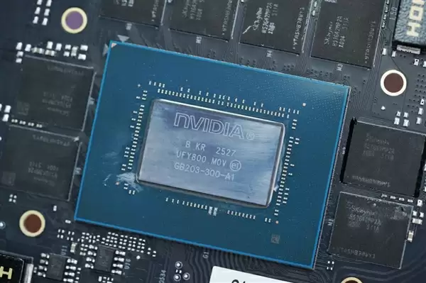 最强非公版！影驰RTX 5070 Ti HOF OC LAB黑魂X显卡图赏