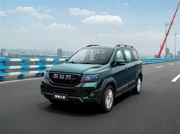 增程式电动车60km/h追尾后起火 车主怀疑车身质量问题