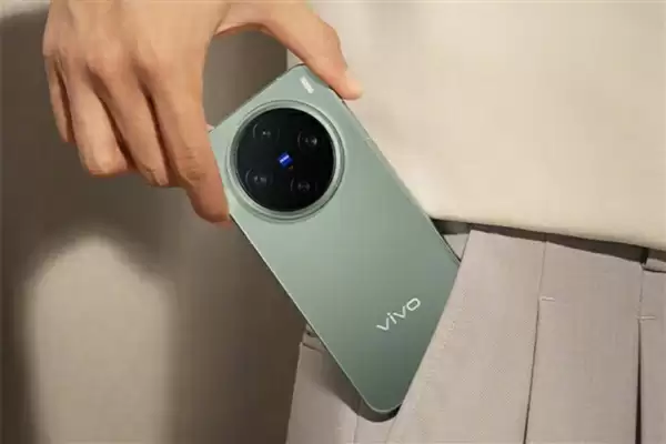 vivo X300正面照公布：蓝厂史上最窄四等边