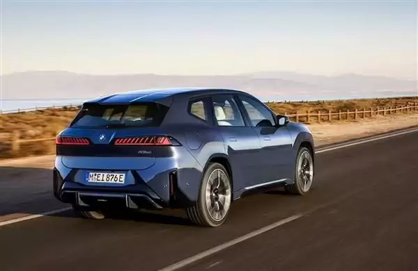 窄鼻孔+大墨镜 新世代宝马iX3官图泄露：有爱的吗