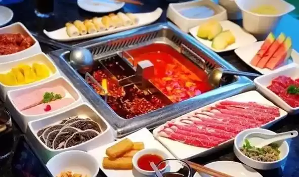 小伙豪饮火锅汤后痛风发作无法行走：高嘌呤使尿酸值飙升