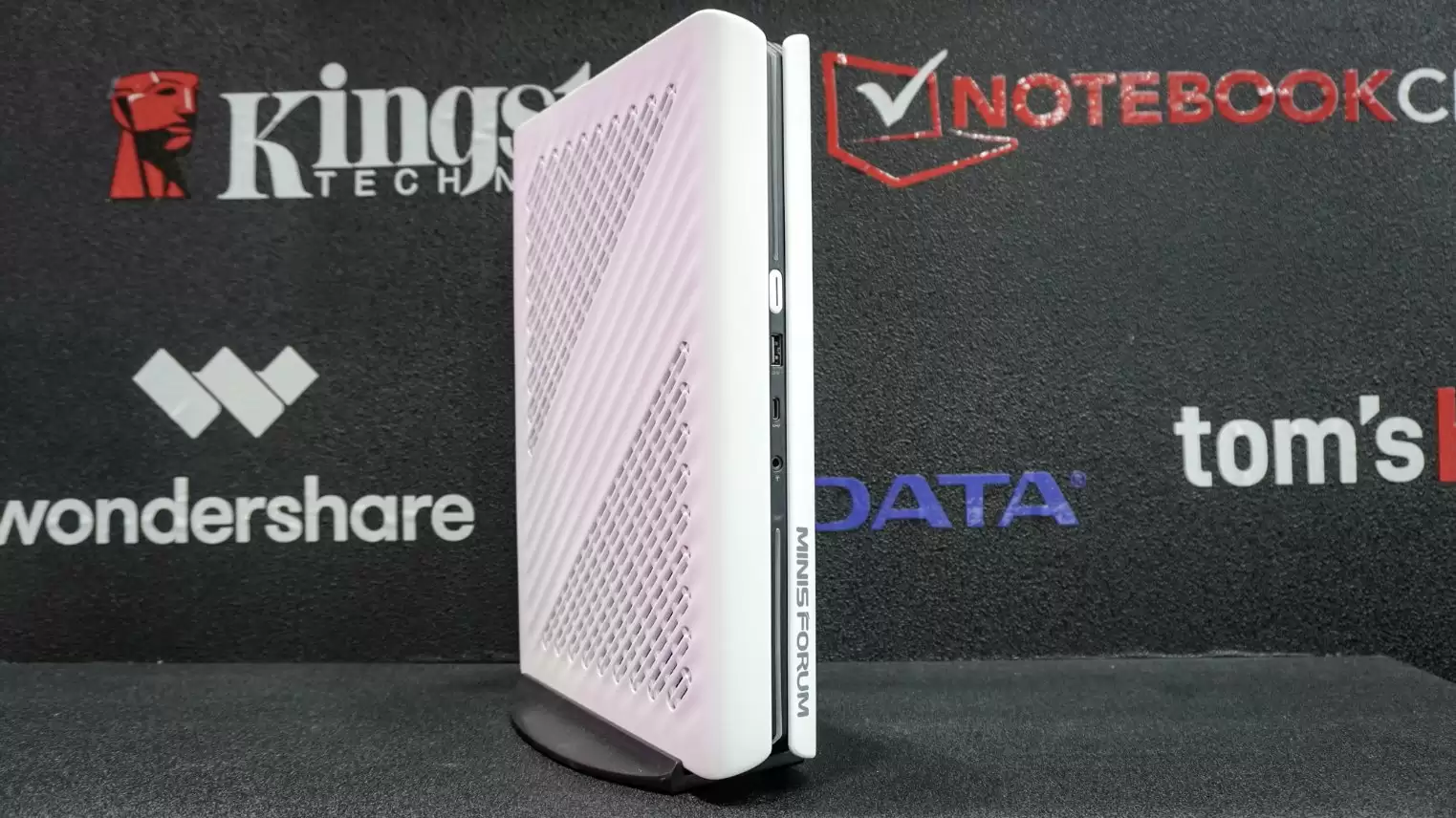 铭凡展示 G1 Pro 迷你电脑：Ryzen 9 8945HX 处理器，最高 96GB DDR5 内存