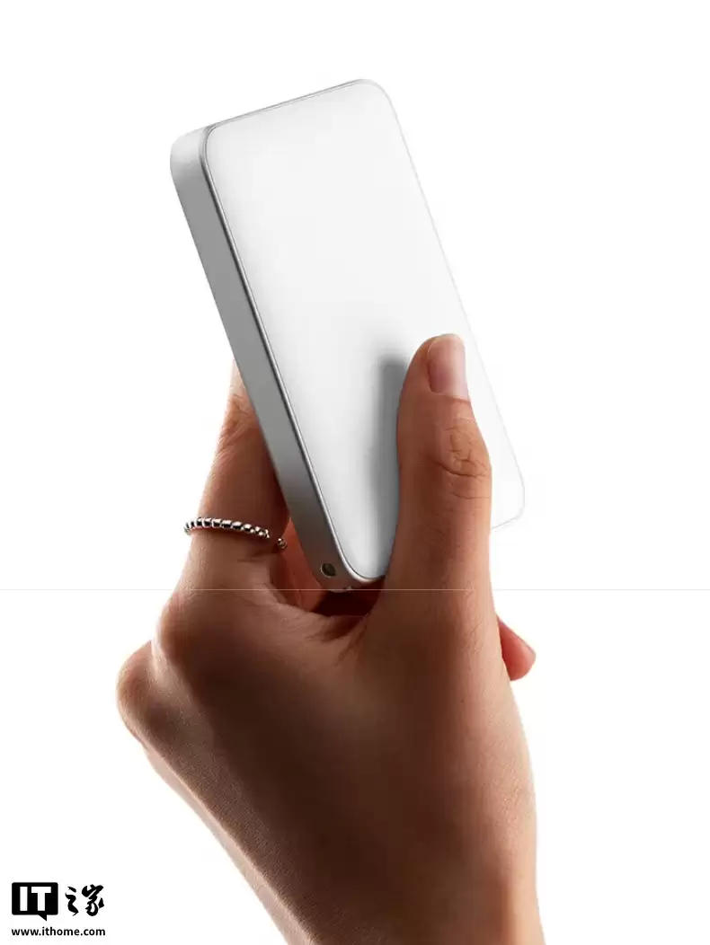 小米自带线超薄充电宝 5000 22.5W 上架：充电线也可当挂绳，149 元