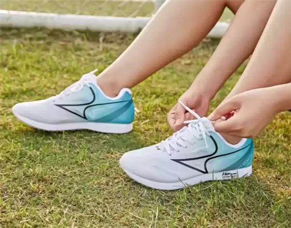 原价228元:海尔斯缓震跑鞋59元3折闭眼囤(赠退货宝)