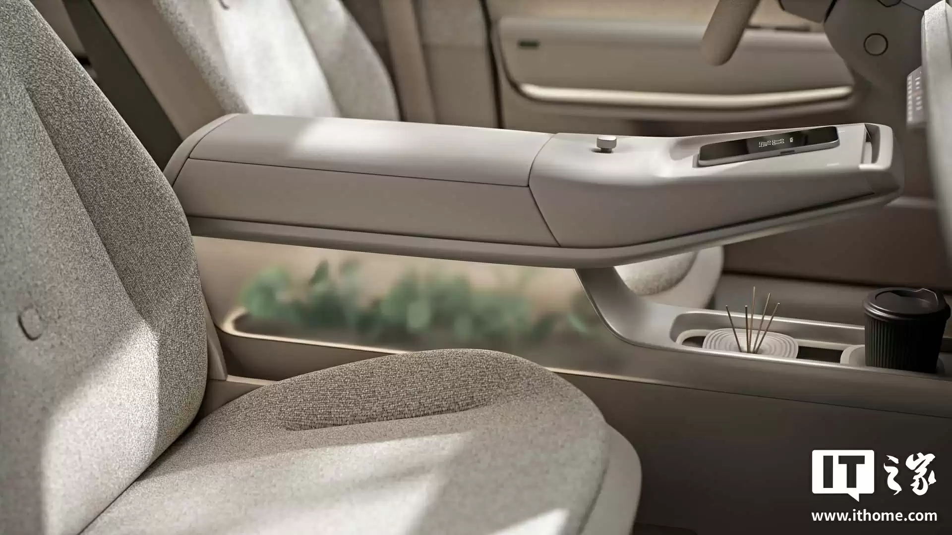 大众 ID. Cross 概念车亮相：定位入门电动 SUV，明年量产