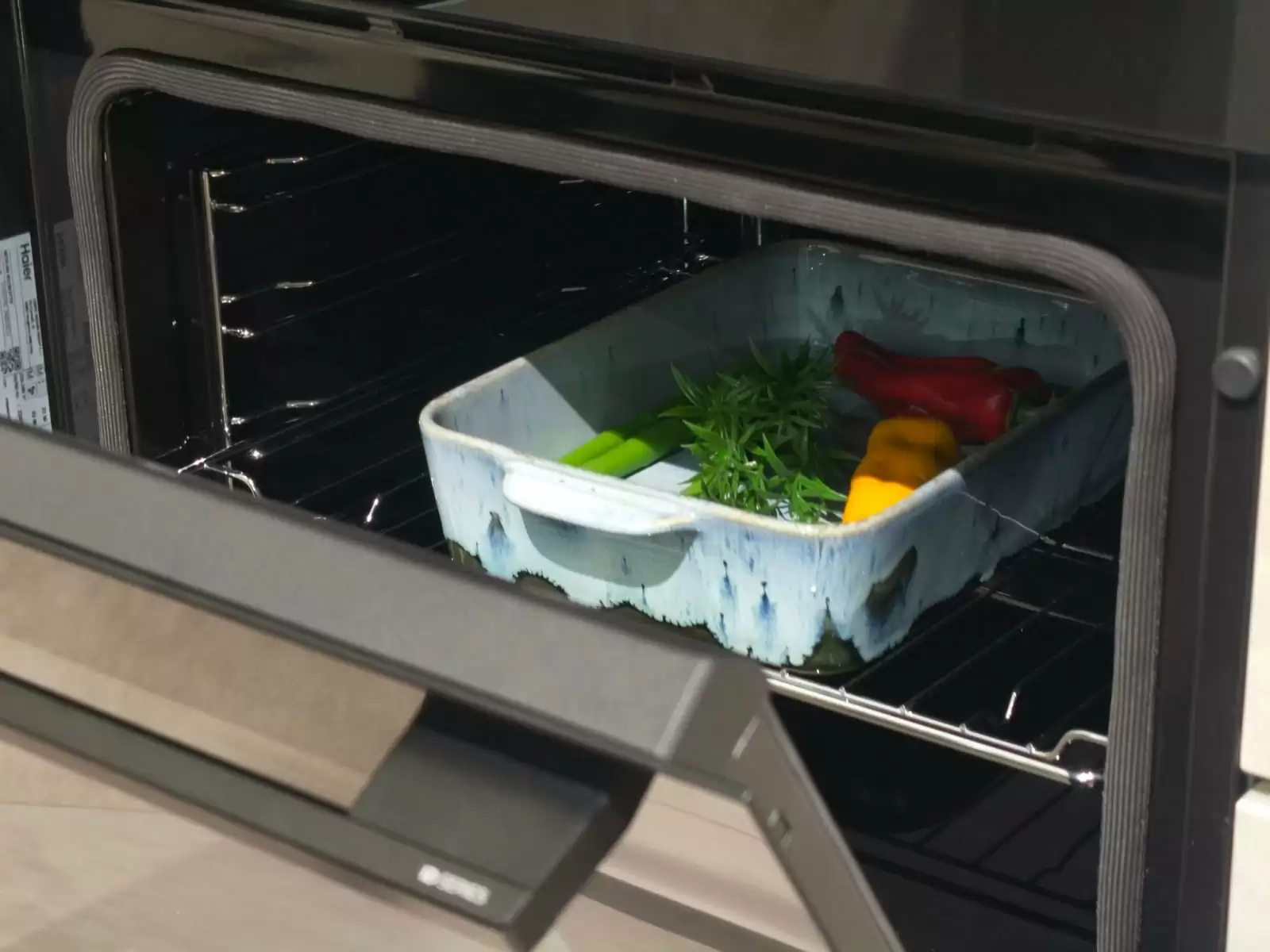 \ 67ab7a292j0ba75557495a74f565c13d.webp