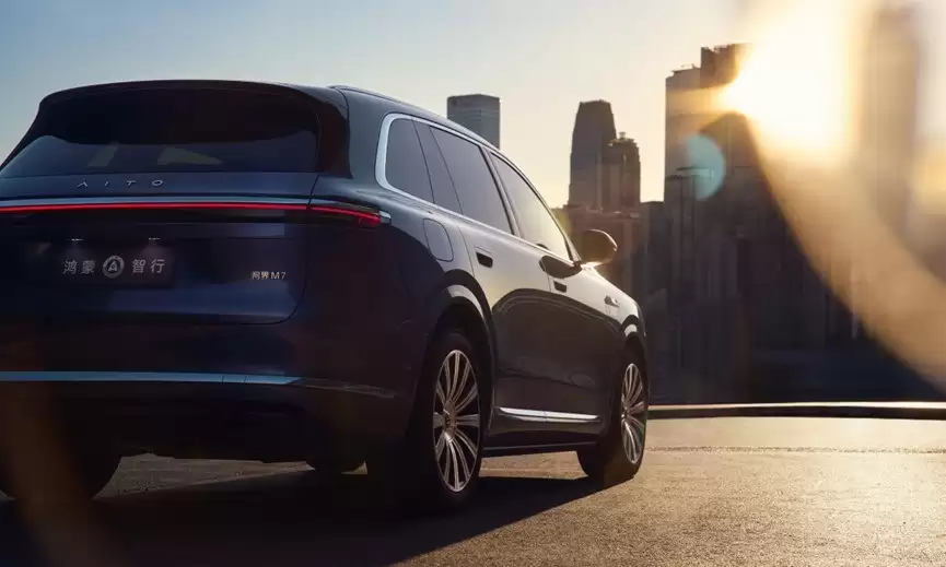 余承东解锁全新问界M7丝滑体验,华为乾崑智驾ADS 4征服8D重庆
