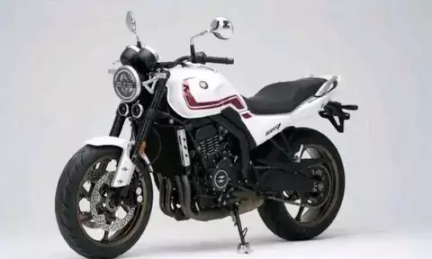 张雪摩托500F复古街车亮相重庆摩博会,兼顾经典设计与实用性能